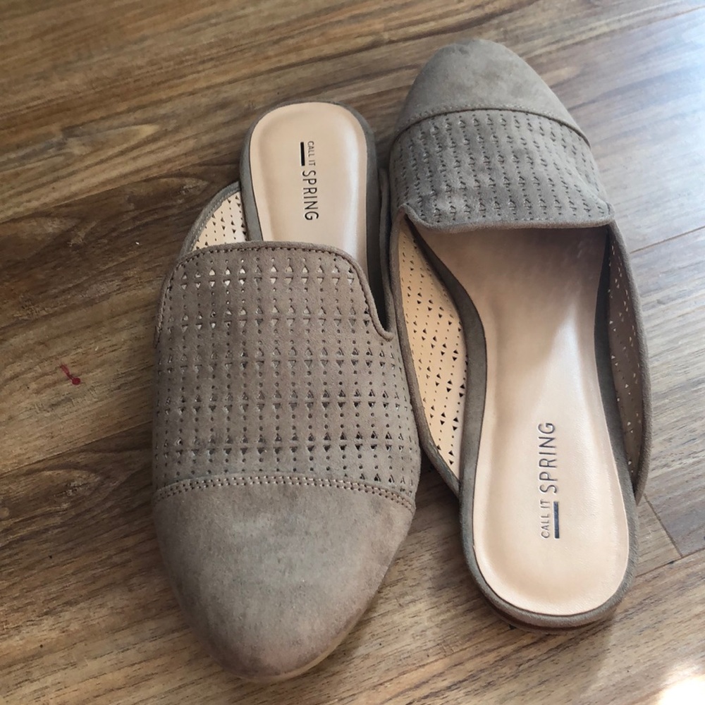 Call it spring slip on clogs - Picture 3 of 4
